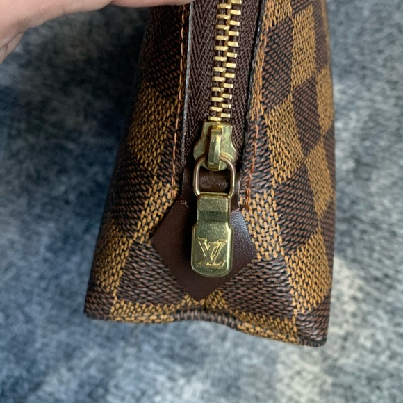 Authentic Louis Vuitton - Picture 4 of 16